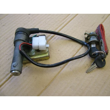 SYM Attila 125 1997 zárszerkezet