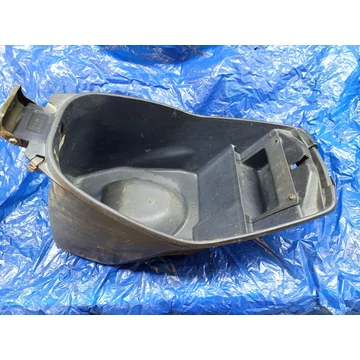 Honda Dio 50 AF18 AF27 AF28 1990- sisaktartó Helmetfach helmet compertment