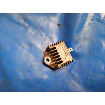 Yamaha DT 50 MX DT80MX 1981-1985 5J1 RD 50 MX 12H  RD 80 MX 1982-1986 feszültség szabályozó spannungs Regler  voltage regulator