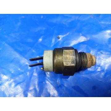 Yamaha YZF 1000 R1 RN01 1999 hűtőventillátor kapcsoló gomba kühlerlüfterrad schalter temperatur sensor