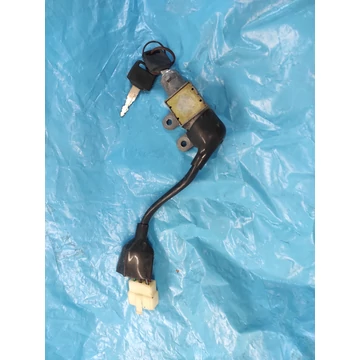 Yiben 50 QT-3 GY 50 Linea Speedy Peugeot V-Clic Vclic Garelli Cilone 4T50 Malaguti Malbo Baotian BT50QT-9 gyújtáskapcsoló Schloß set Ignition switch