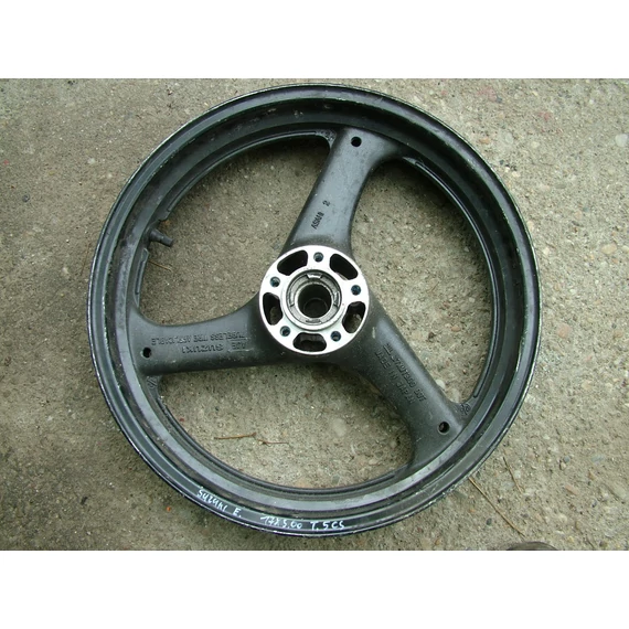 Suzuki első kerék