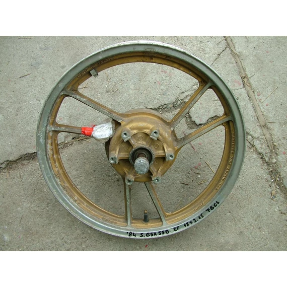 Suzuki GSX 550 EF 1984   Hátsó kerék
