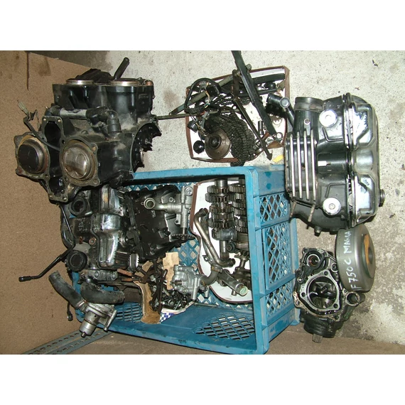 Honda VF 750C 1985 motorblokk alkatrészek