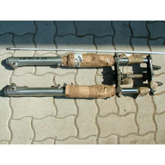 Suzuki DR 125 S 1982 Teleszkóp