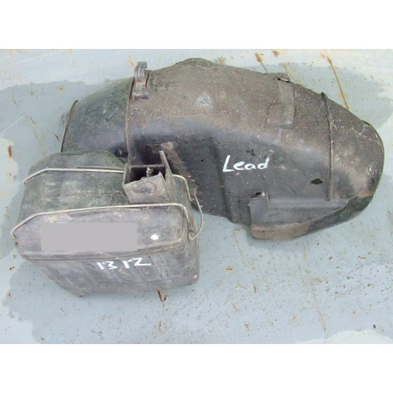 Honda Lead 50 AF15 Hátsó sárvédő alsó légszűrővel