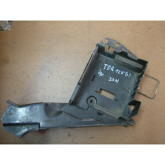 Yamaha TDR 125 1987 Akkumulátor tartó