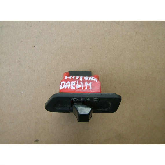Daelim History 125 2002 Otello 125 1998-Otello fi 125 2007-Tapo 50 Massage 50 Világítás kapcsoló Scheiwerfer schälter light switch