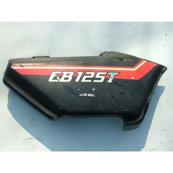 Honda CB125T jobb ülés alatti idom