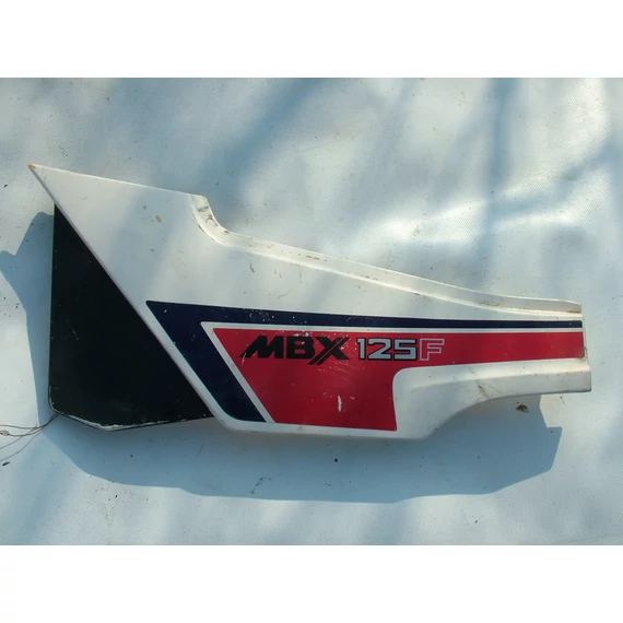 Honda MBX125F bal ülés alatti idom