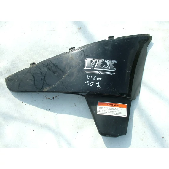 Honda VT600 1995 jobb ülés alatti idom