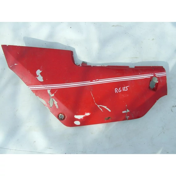 Suzuki RG125 bal ülés alatti idom