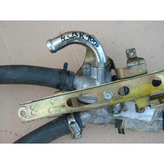 Honda CBR 1000 termosztátház