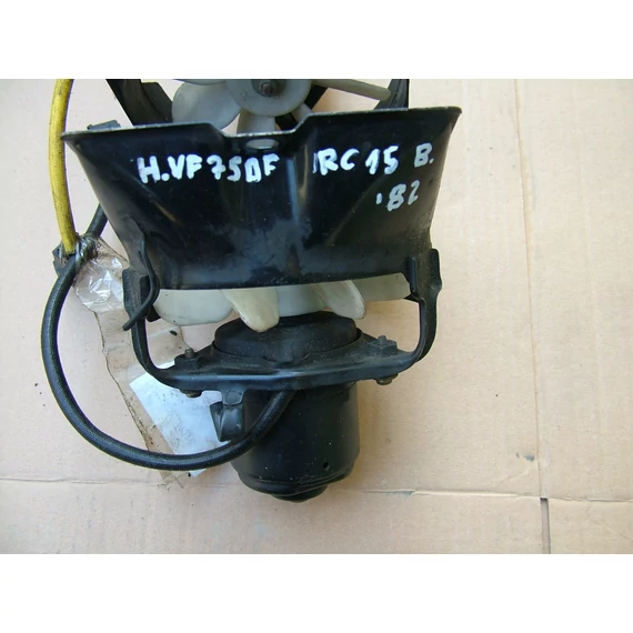 Honda VF750F 1982 bal hűtő ventilátor