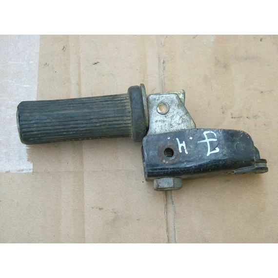 Honda lábtartó 8978