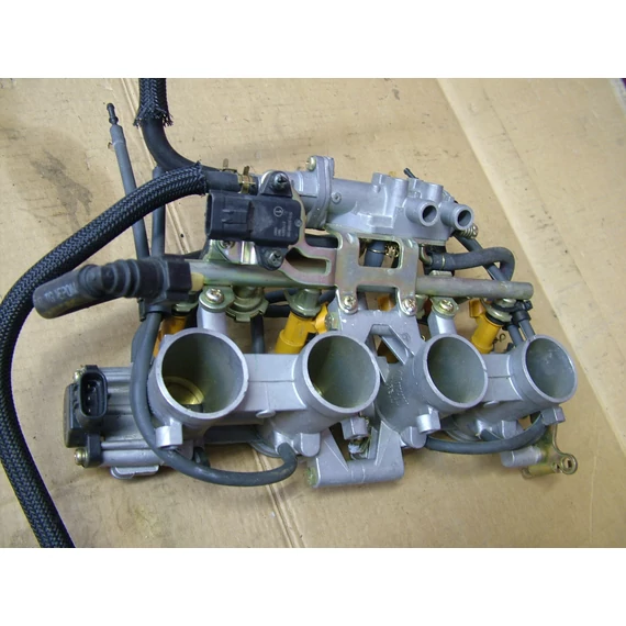 Yamaha FZS6 2005 injektor sor