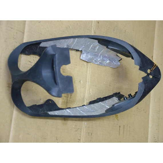 Yamaha FZ 600 S 2005 kipufogó dob körüli idom