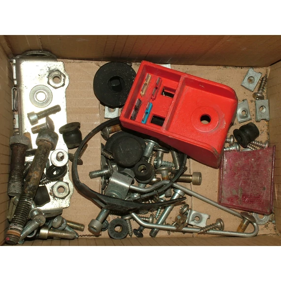 Malaguti Madison 125 2000 csavarok