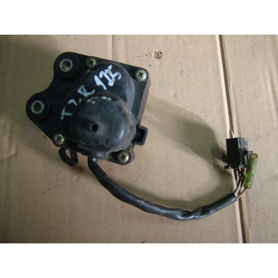 Yamaha TZR125 1988 kipufogó vezérlő motor