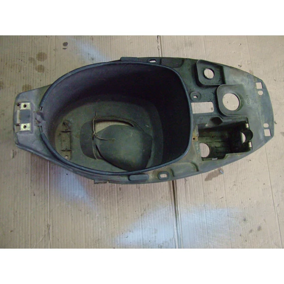 Piaggio Sfera 50 1993 II sisaktartó helmfach met-in