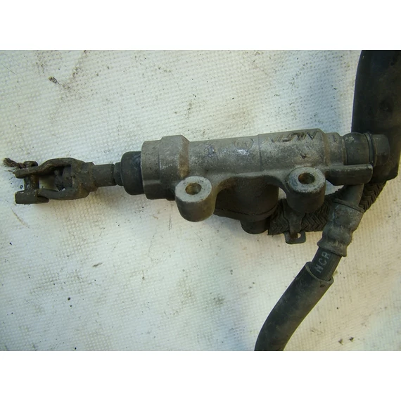 Honda NTV650 Revere 1996 hátsó főfékhenger