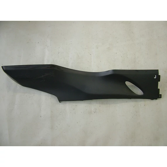 Suzuki Burgman 150 2002 jobb küszöb idom