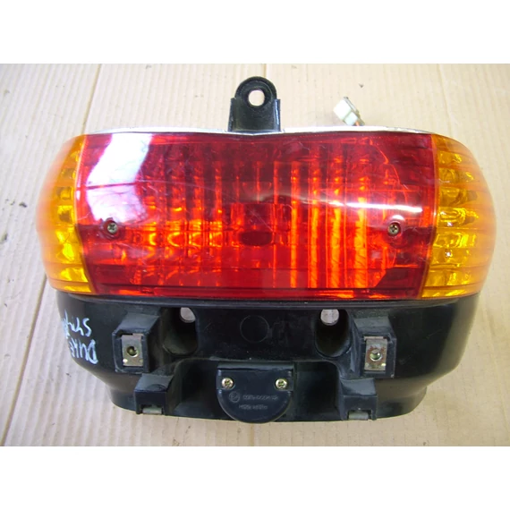 Sym Duke 150 2000 hátsó lámpa