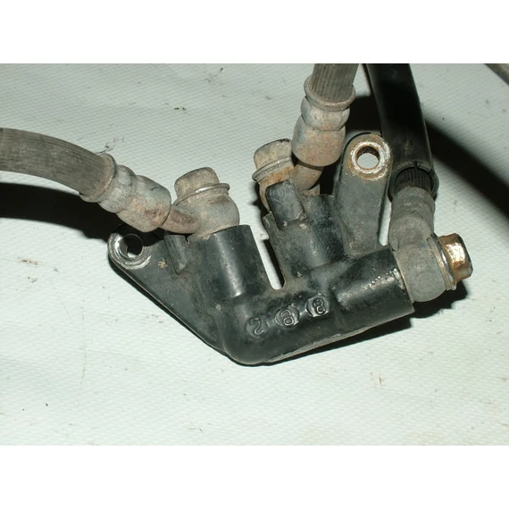 Suzuki RG 250 1986 első elosztó