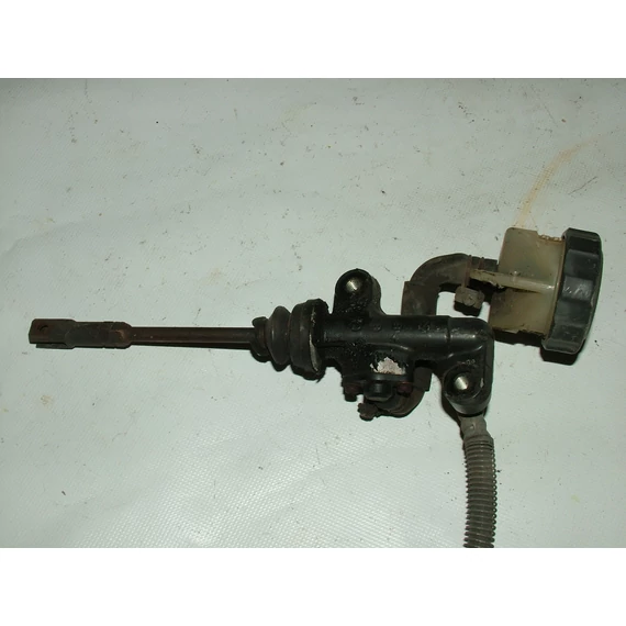 Suzuki RG 250 1986 hátsó főfékhenger