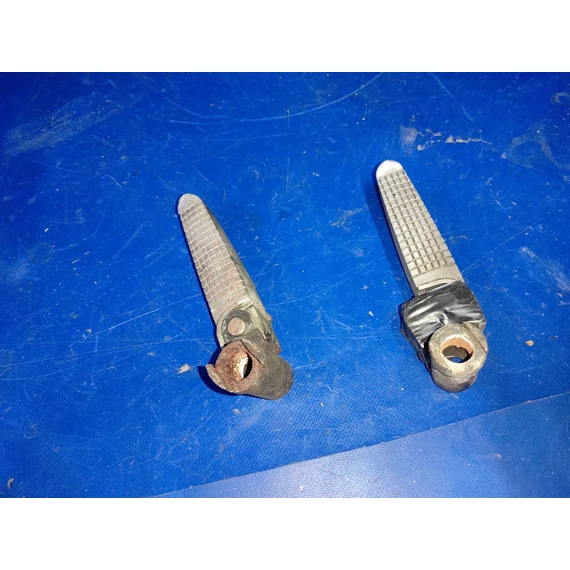 Derbi Hunter 50 1997 lábtartó hátsó