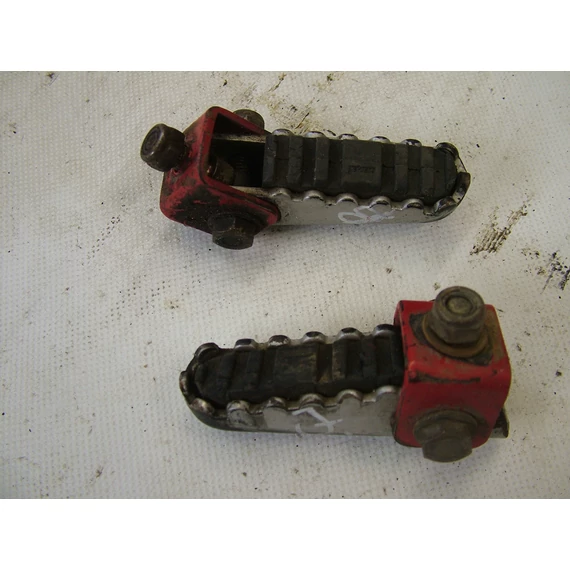 Derbi Senda H 50 Senda R 50 1995- hátsó lábtartópár Fußrasste-hinten rear foot rest
