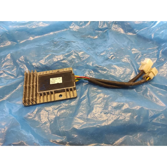 Kymco Dink 125i-200i Yager GT 125i-200i 2007 Feszültségszabályozó Spannungsregler Regulator