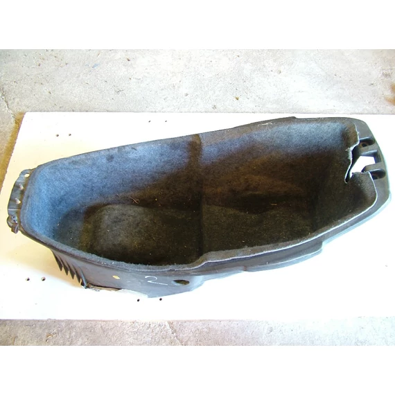 Kymco Dink Classic 125-150 1998-2002 sisaktartó Helmfach Helmet compartement