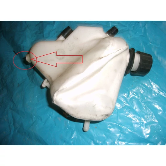 SYM GTS 250 JOYMAX 250 2006 kiegyenlítő tartály Kühlmittelbehälter coolant tank
