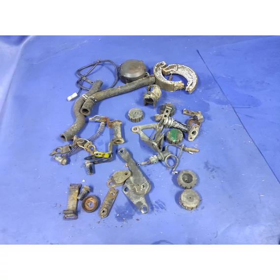Yamaha DT 80 LC2 1993 csavarok kötőelemek Schrauben Verbindungselemente Kleinteile screws fasteners