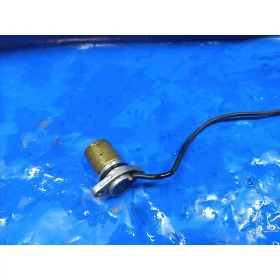 Yamaha YZF 1000 R1 RN01 1999 olanyomás jeladó Öldrucksensor 